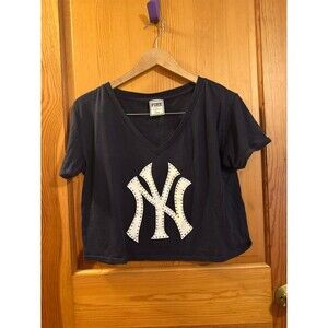 PINK Vintage New York Yankees V-Neck T-Shirt